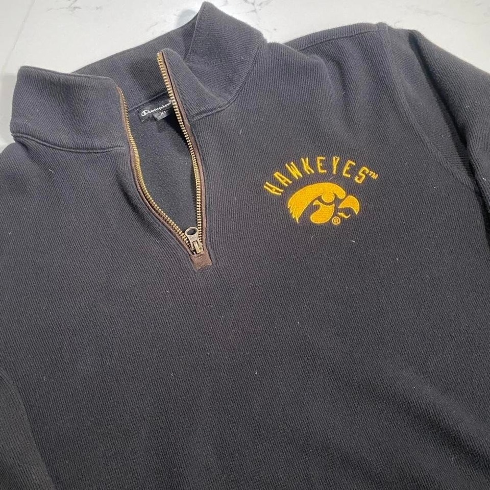 Champion  Iowa Hawkeyes Quarter Zip Sweatshirt Mens XL Black Embroidered Logo